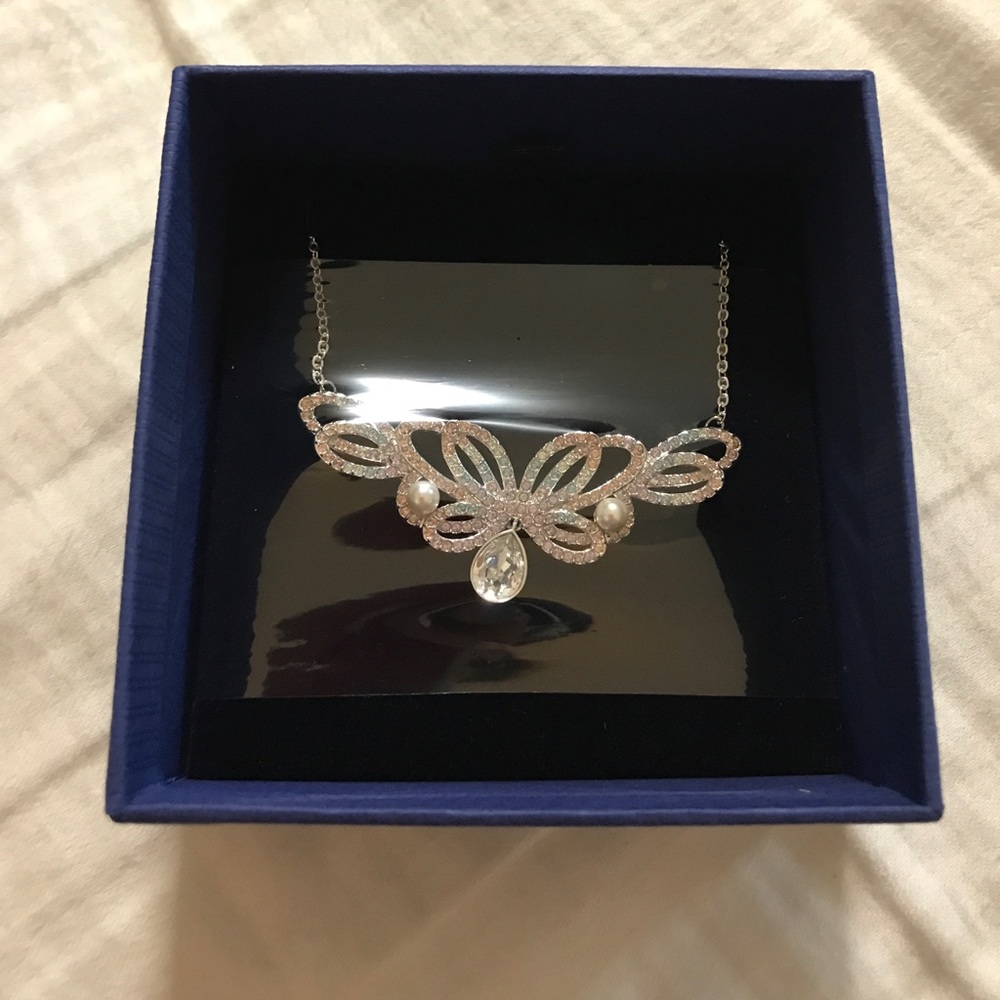 New with tags Swarovski necklace